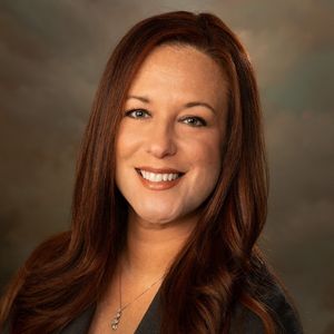 sara showalter head shot